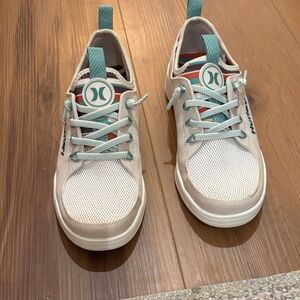 Hurley White and Teal Casual Shoes slip on super cute for summer!